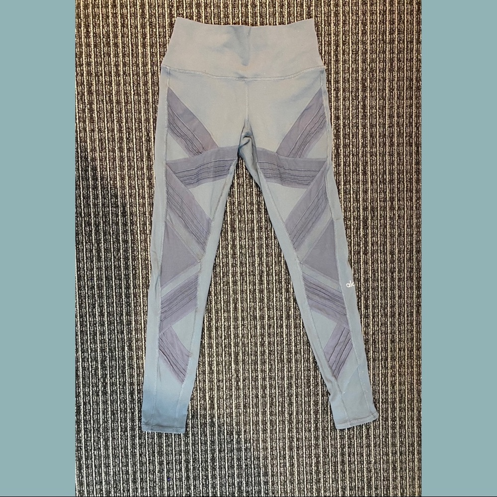 ALO Yoga Leggings ~ Athleisure, Fitness